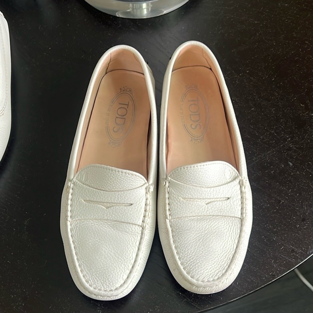 Tod’s White Loafer/Driving Shoes